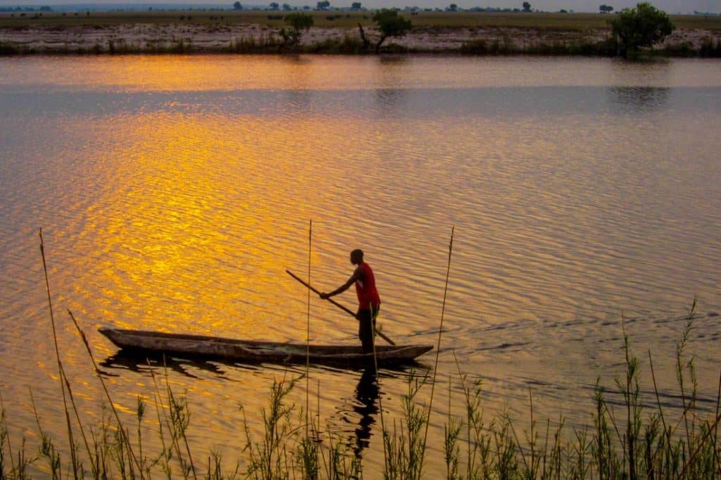 Lozi Fischer auf dem Chobe Fluss