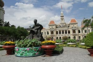 Onkle Ho-Statue und das Rathaus in Ho Chi Minh City