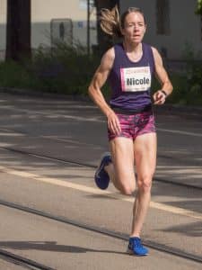 Nicole Egger, die Siegerin des 10 Kilometer Laufes